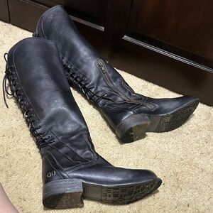 Bed Stu Surrey Black Leather Lace-Up Boots